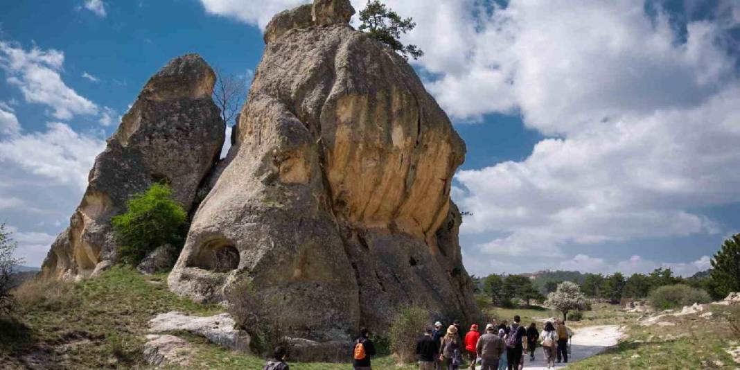 3.000 yıllık tarihe ziyaretler başladı: Açık hava müzesini andırıyor, ziyaretçiler akın ediyor 5